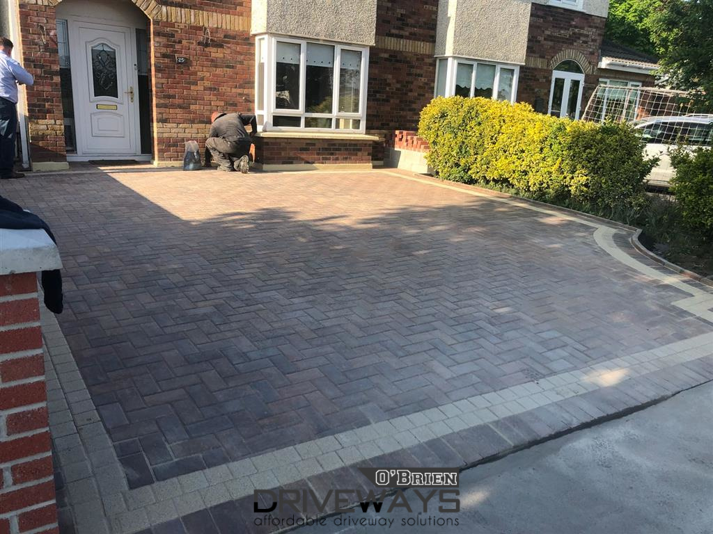 Paving Installation in Clonee, Co. Dublin – Slane Paving With Gold Granite Border